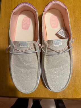 Hey Dude Wendy Iridescent Star Slip-On Shoes Girls J6 Sparkle